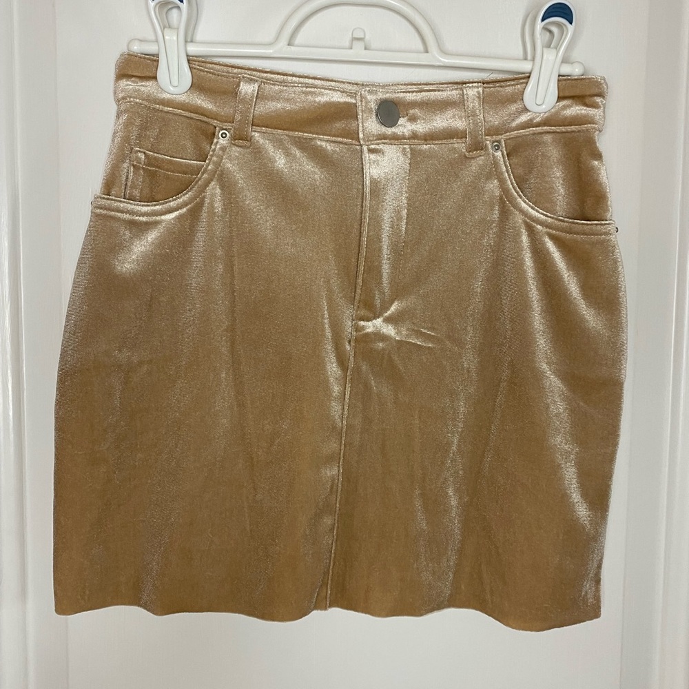 Such a cute tan velvet, comfy skirt!!!